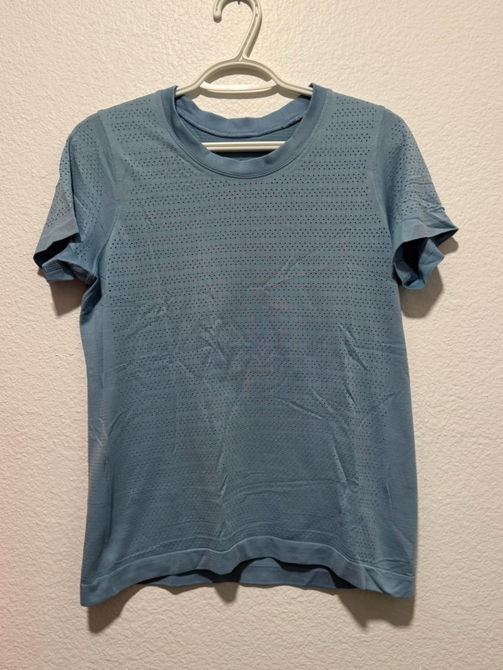 Lululemon Breeze By Short Sleeve Blue Size 8
